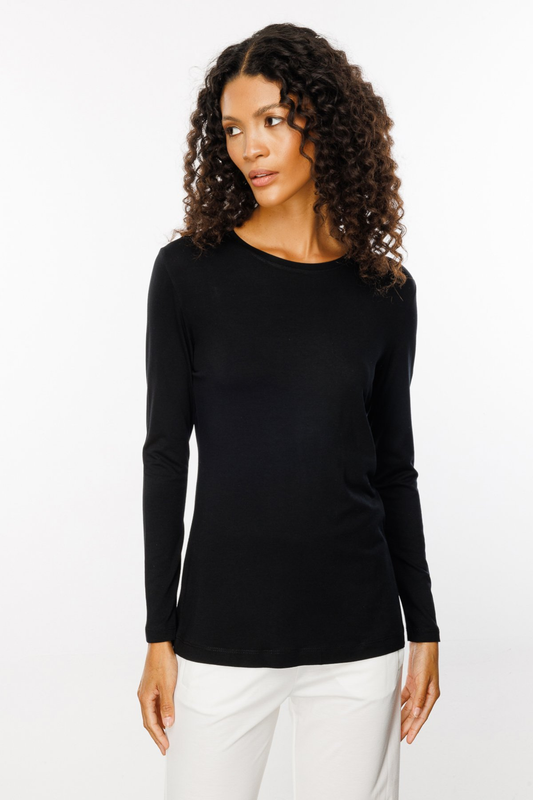 On Minimalist Long Sleeve Round Neck Women's Blouse - Everyday Elegance