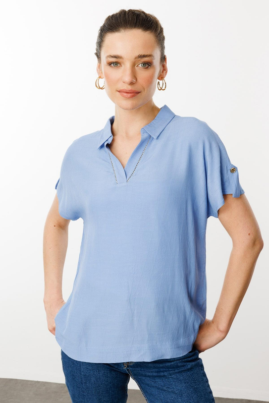 Desen Minimalist Polo Yaka Kısa Kol Kadın Bluz - Rahat ve Şık