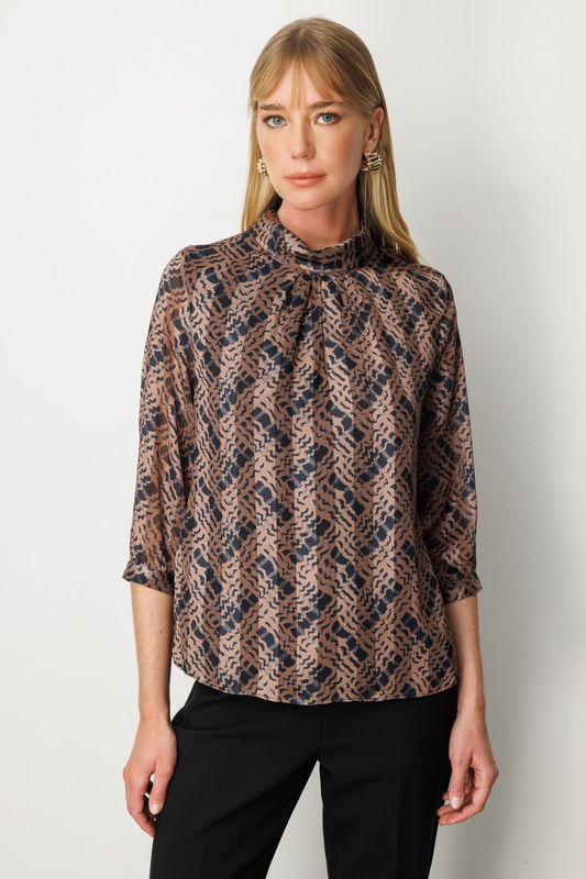 Ekol Blouse with Window Detail on the Chest