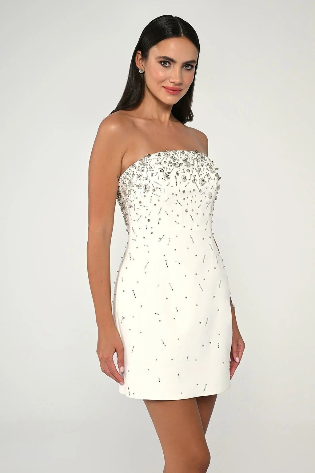 Alfa Beta Straplez Taş İşlemeli Krep Kısa Abiye Elbise