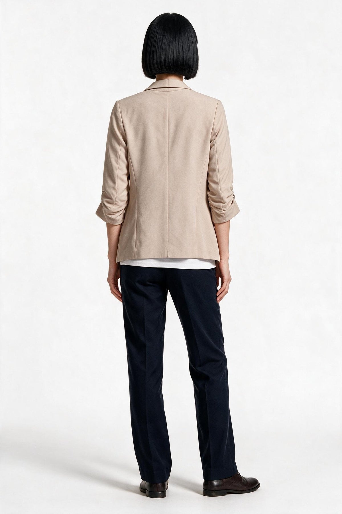 Ayhan Kadın Normal Kesim Çentikli Yaka Katlamalı Kol Detaylı Blazer Ceket 26YKRB90503