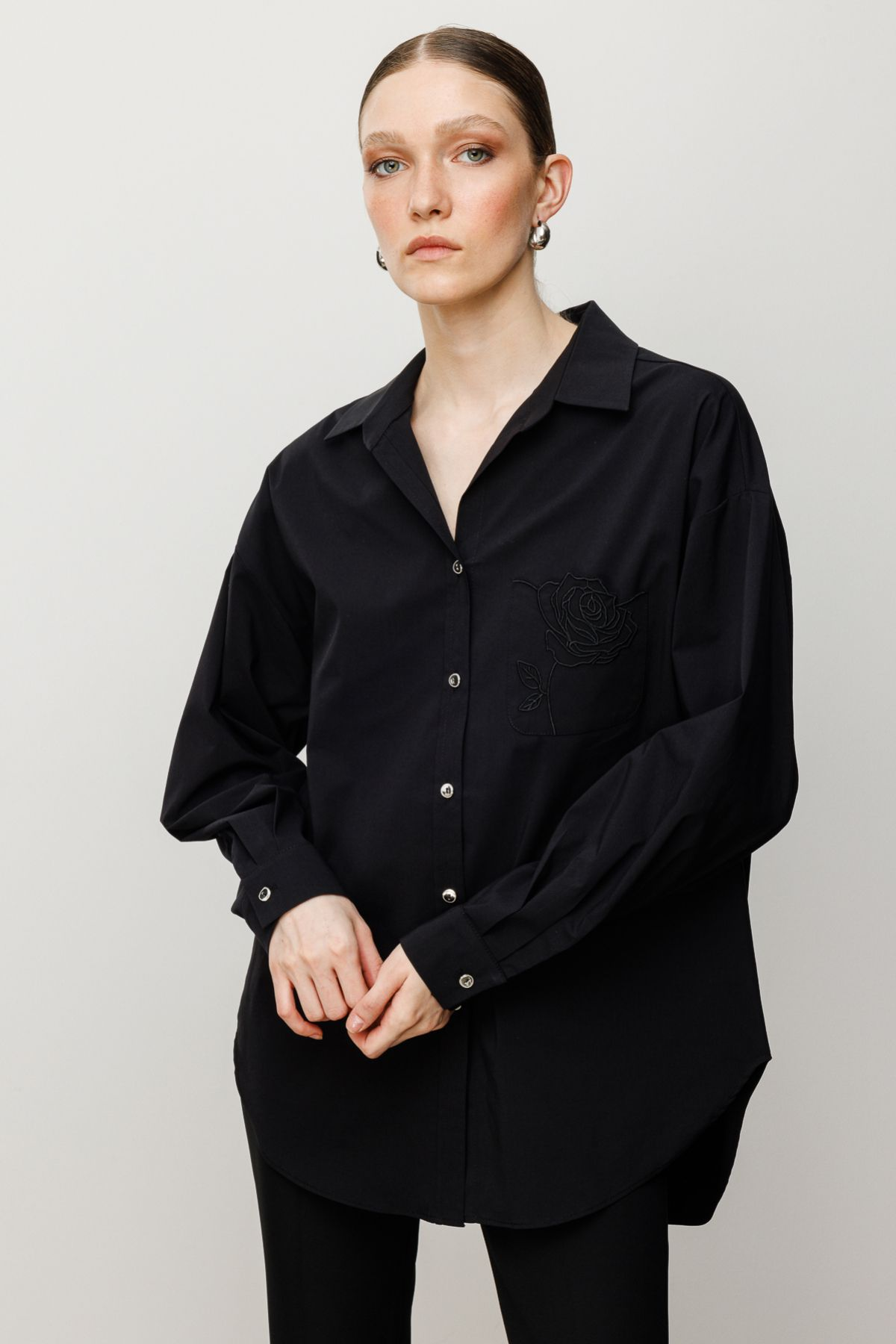 Ekol Oversize Nakışlı Kadın Gömlek - Minimalist Günlük Stil Secondary image