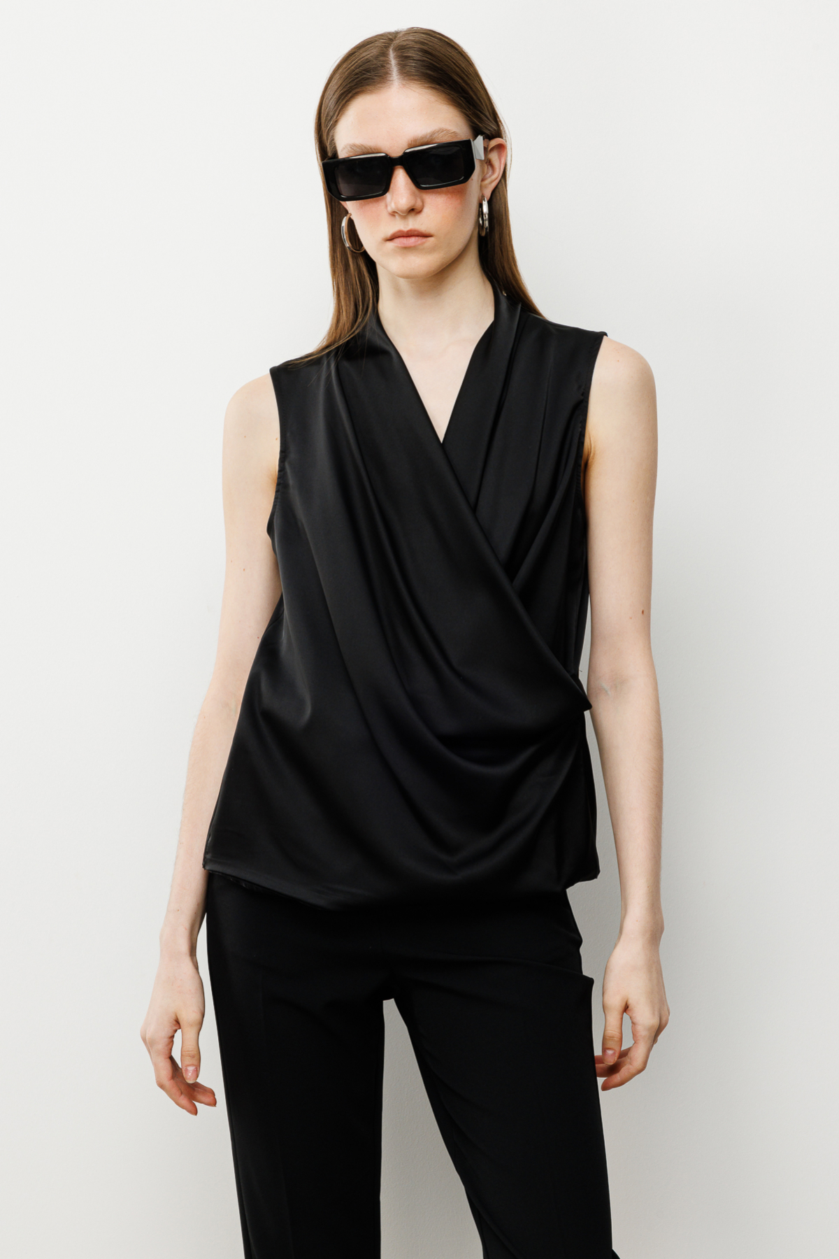 Ekol Kadın Kolsuz Oversize Minimalist Saten Bluz