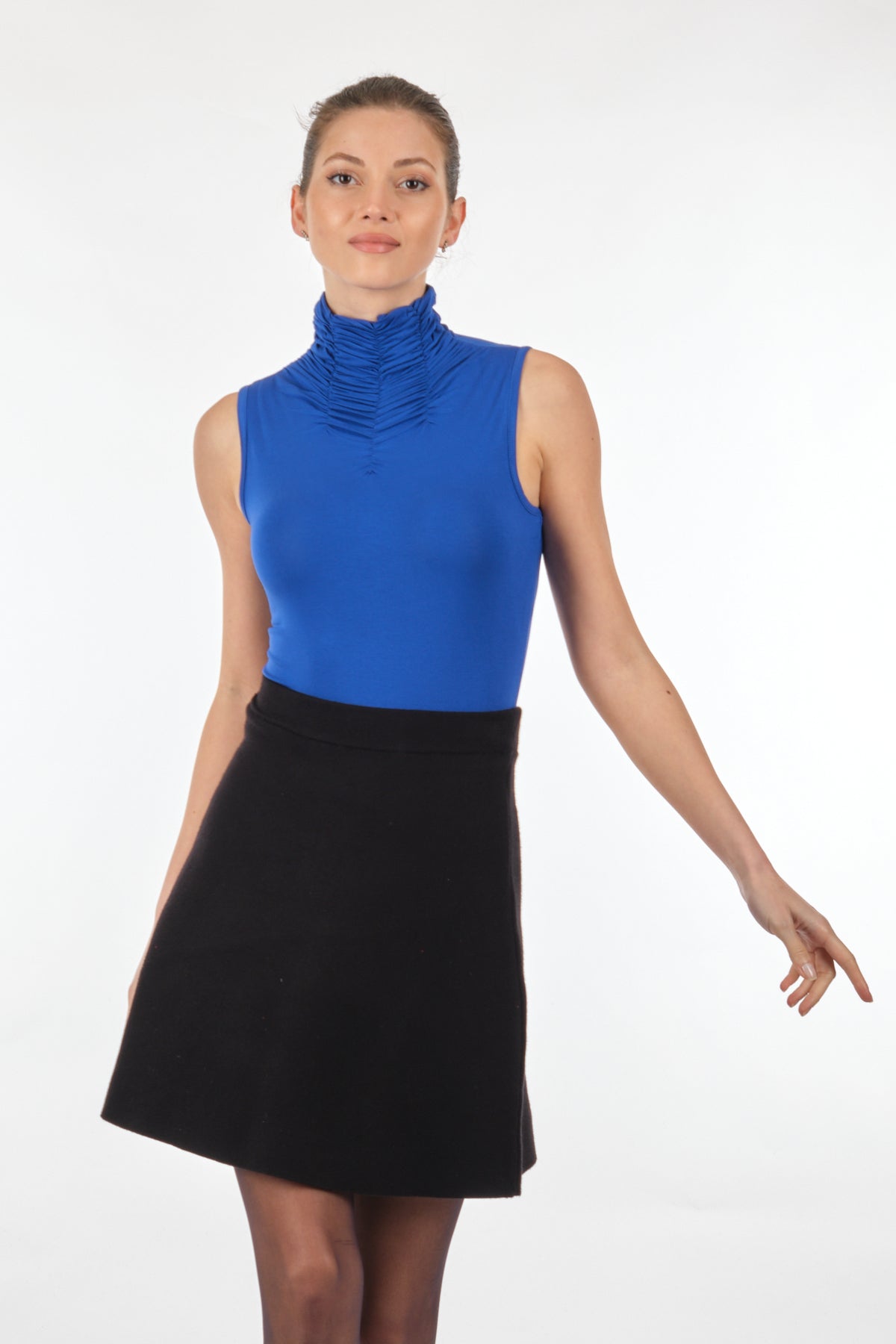 On Minimalist Boğazlı Crop Bluz - Kolsuz - Günlük Tarz