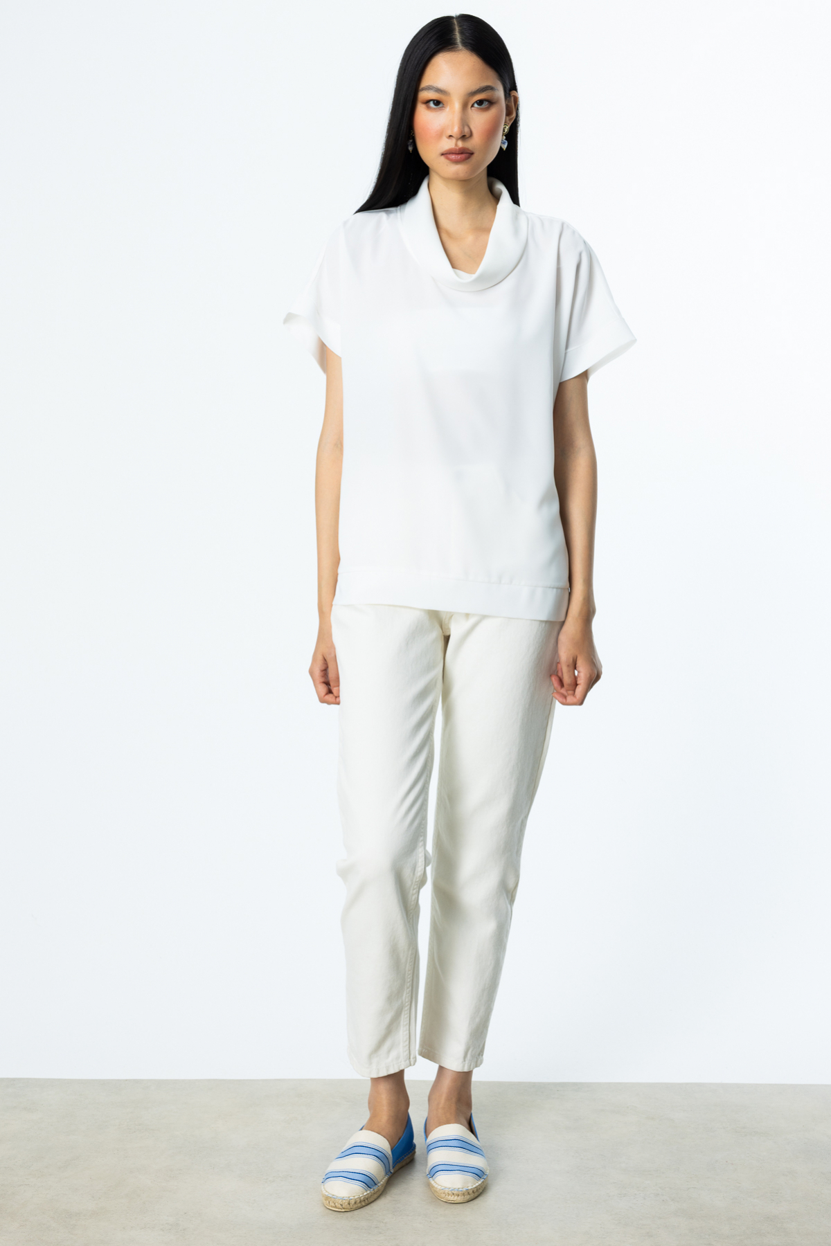 On Minimalist Oversize Kapak Yaka Kısa Kol Kadın Bluz - Günlük Stil