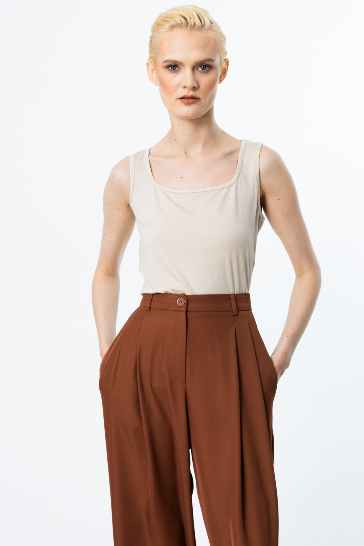 On Minimalist Kolsuz Kadın Bluz - Crop Kesim - Günlük