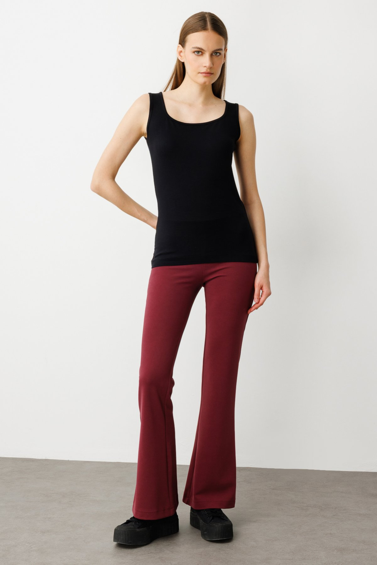 On Minimalist Kolsuz Kadın Bluz - Crop Kesim - Günlük