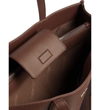 Calvin Klein Minimalist Tote Çanta - Günlük Kullanım için İdeal Deri Çanta