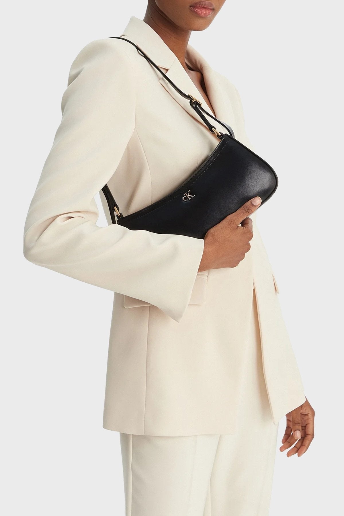 Calvin Klein Logolu Ayarlanabilir Askılı Kadın Çanta LV04F3170G Secondary image
