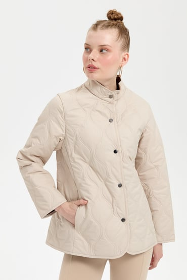 Women's Snap-Front Quilted Short Jacket with Onion Pattern 