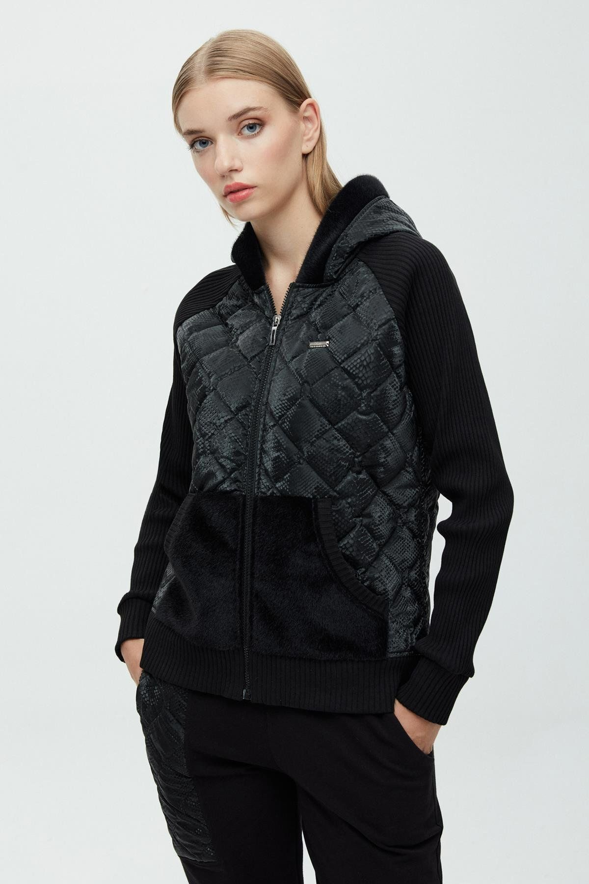 Daido Kapüşonlu Oversize Minimalist Kadın Mont - Kışlık, Günlük, Spor Secondary image
