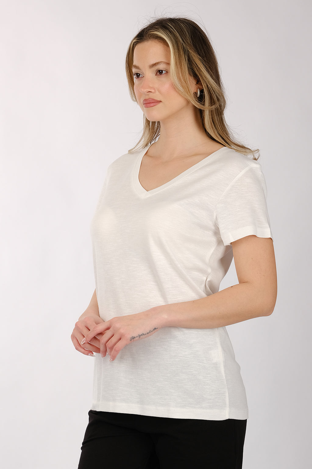Daido Kadın Oversize V Yaka Kısa Kol Minimalist T-Shirt