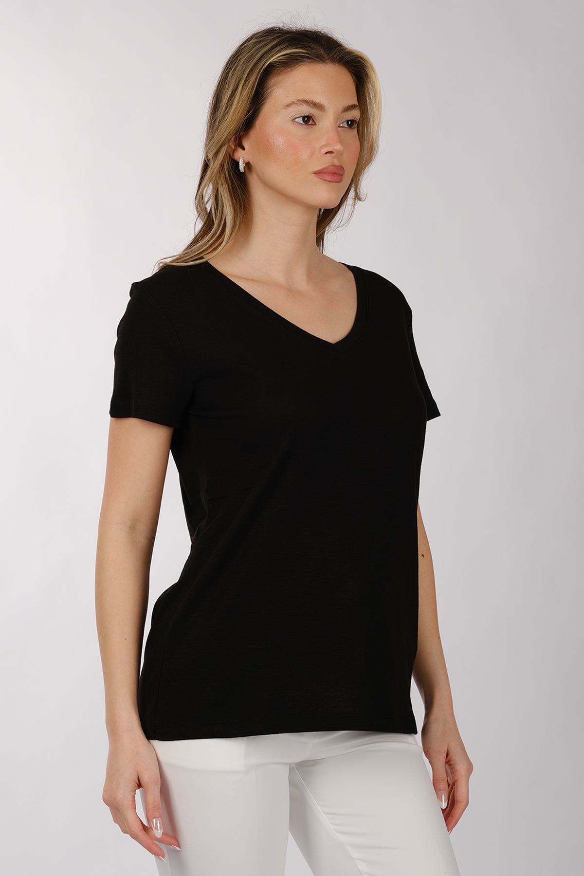 Daido Kadın Oversize V Yaka Kısa Kol Minimalist T-Shirt