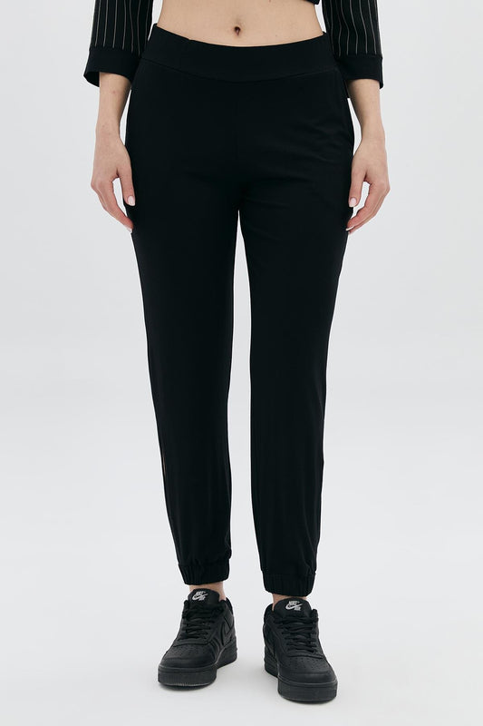 Daido Women's Trousers 19Y311903823