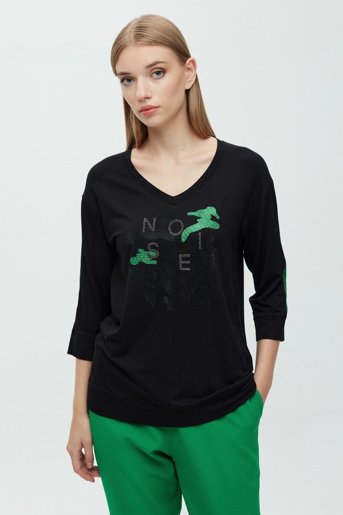 Daıdo Oversize V Yaka 3/4 Kol Kadın T-Shirt - Minimalist Tasarım