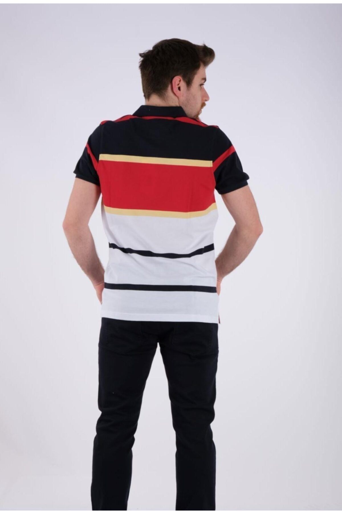 Desen Minimalist Polo Yaka Kısa Kol Erkek T-Shirt - Günlük Şıklık Secondary image