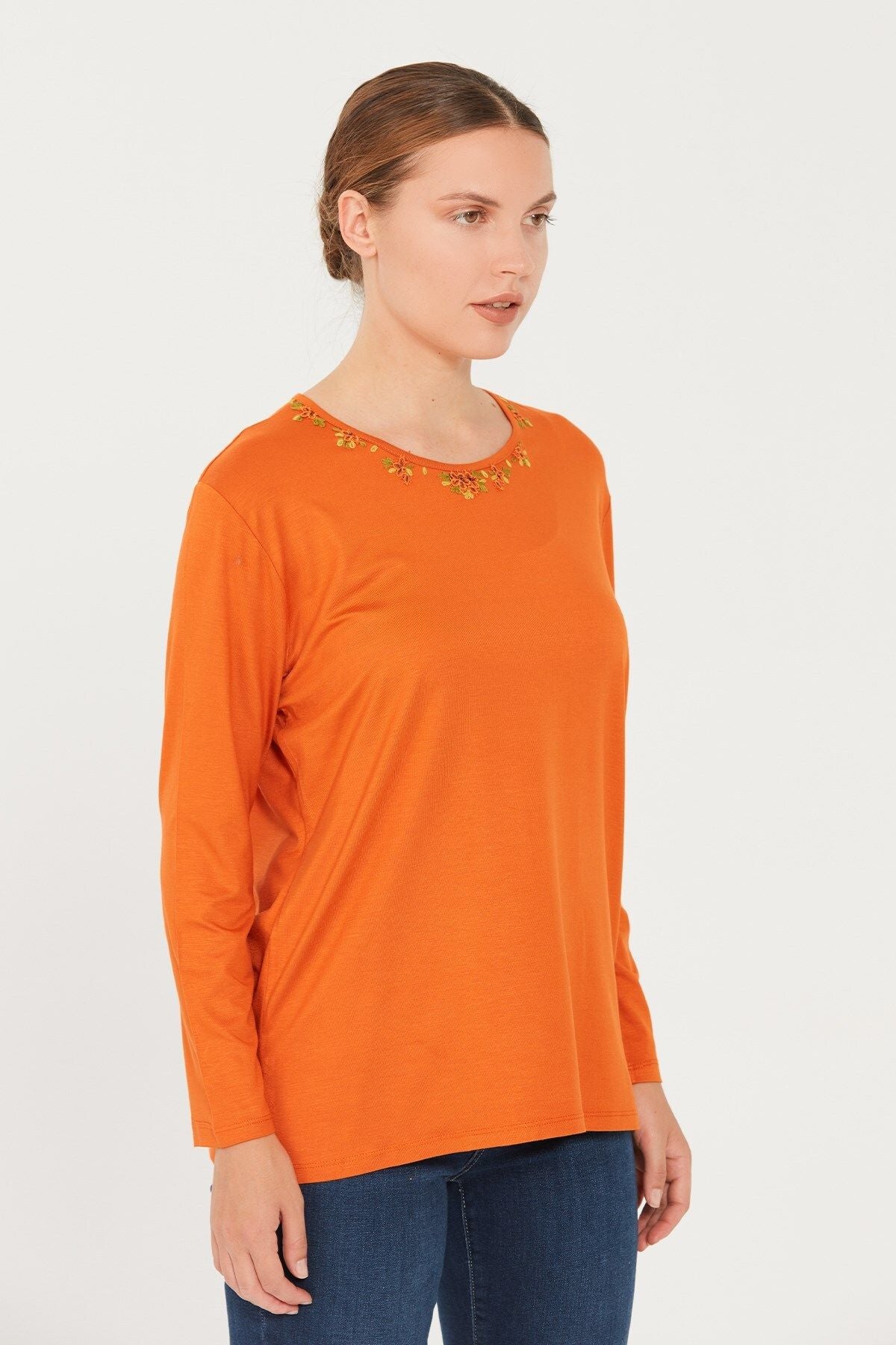 Desen Minimalist Nakışlı Uzun Kol Oversize Kadın Bluz