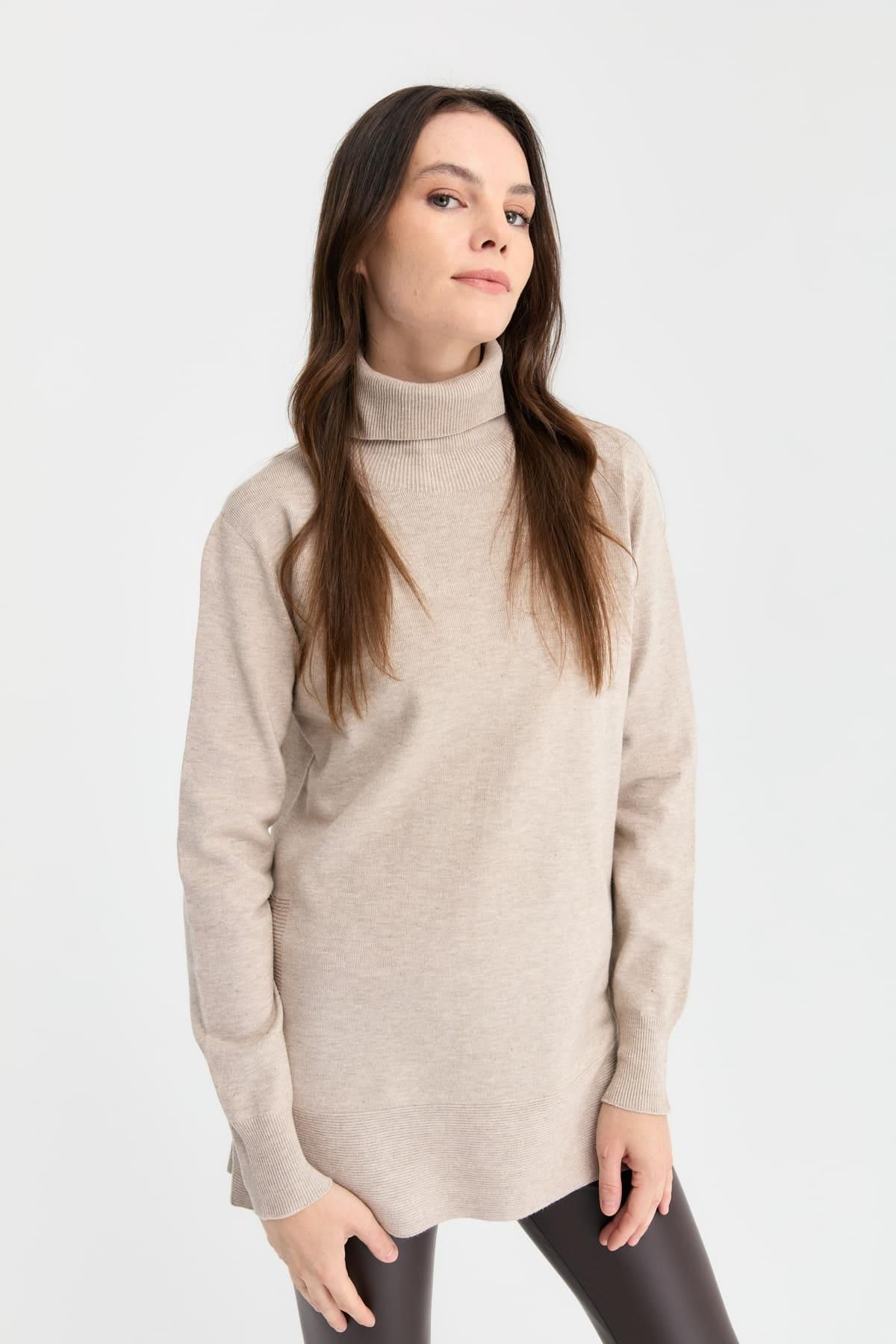 Desen Kadın Oversize Boğazlı Uzun Kol Kazak - Minimalist Stil