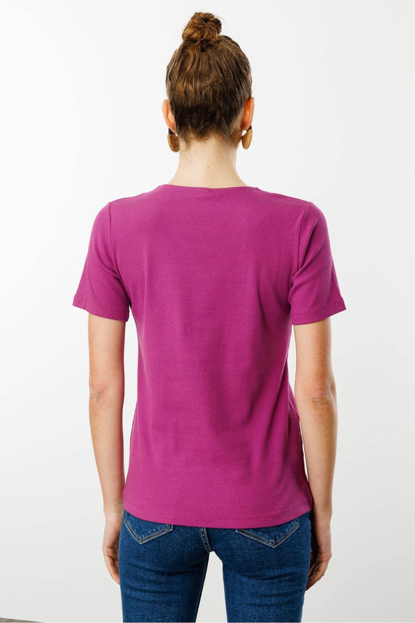 Desen Kadın V Yaka Yakası Nakış İşlemeli Pamuklu T-Shirt