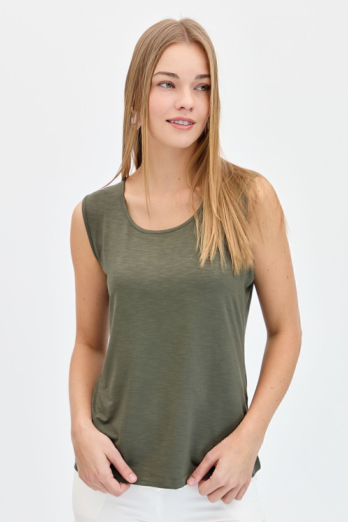 Desen Minimalist Kolsuz Oversize Kadın T-Shirt - Rahat ve Şık
