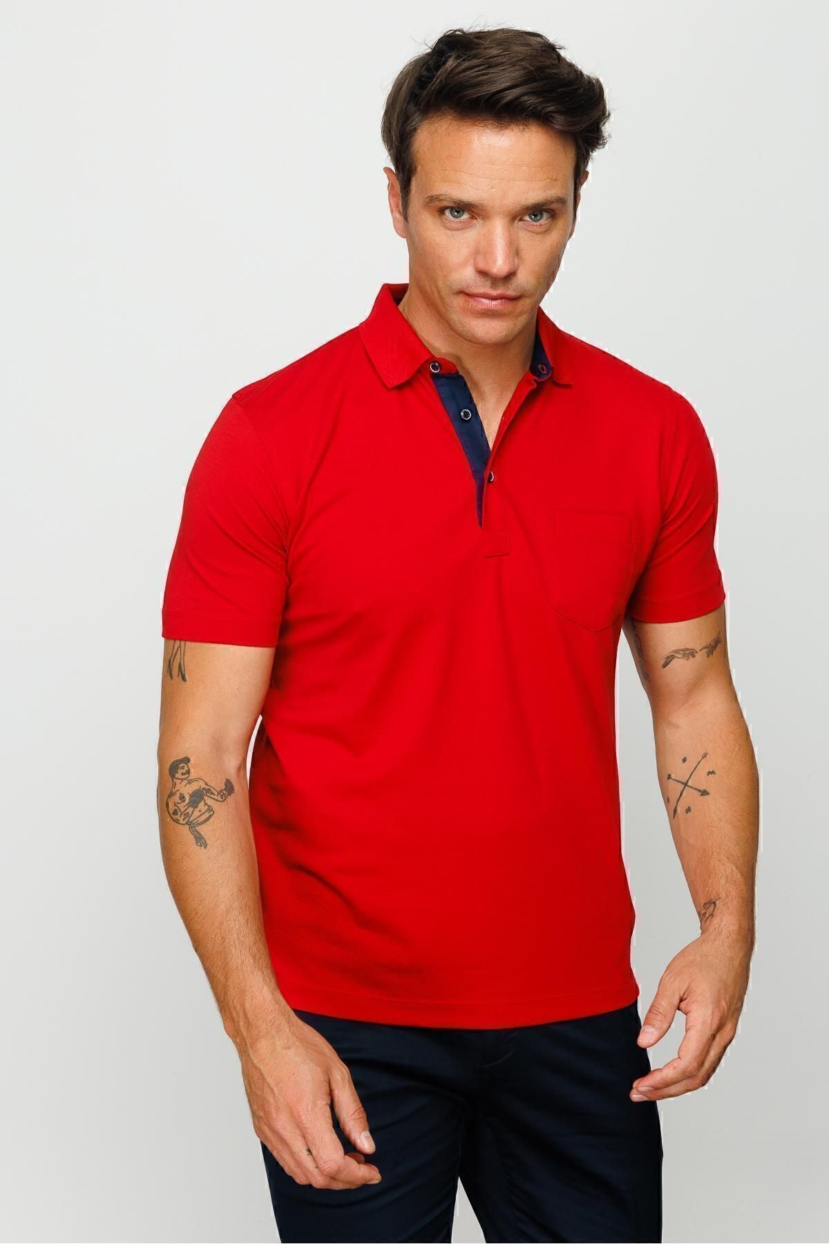 Desen Minimalist Polo Yaka Kısa Kol Erkek T-Shirt - Rahat ve Şık Main image