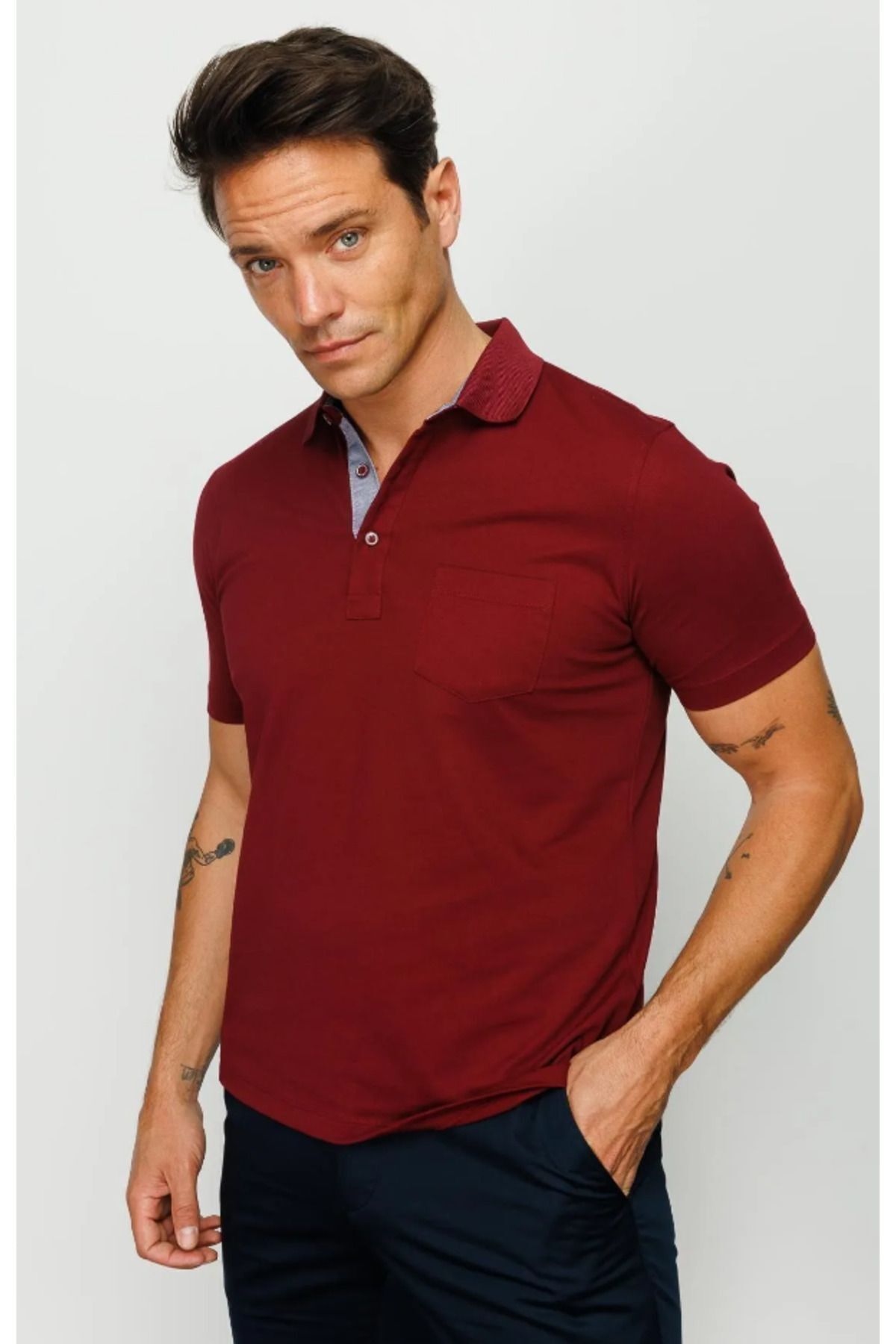 Desen Minimalist Polo Yaka Kısa Kol Erkek T-Shirt - Rahat ve Şık Secondary image