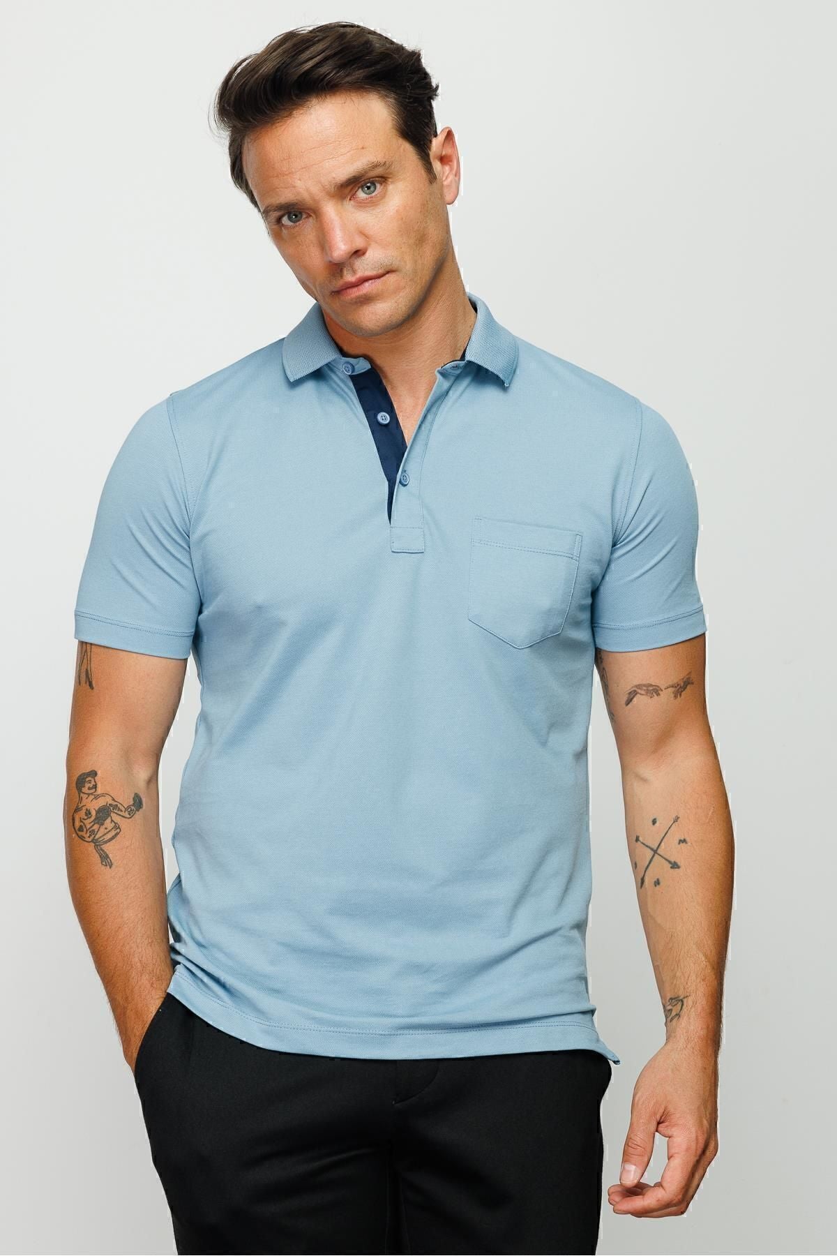 Desen Minimalist Polo Yaka Kısa Kol Erkek T-Shirt - Rahat ve Şık Secondary image