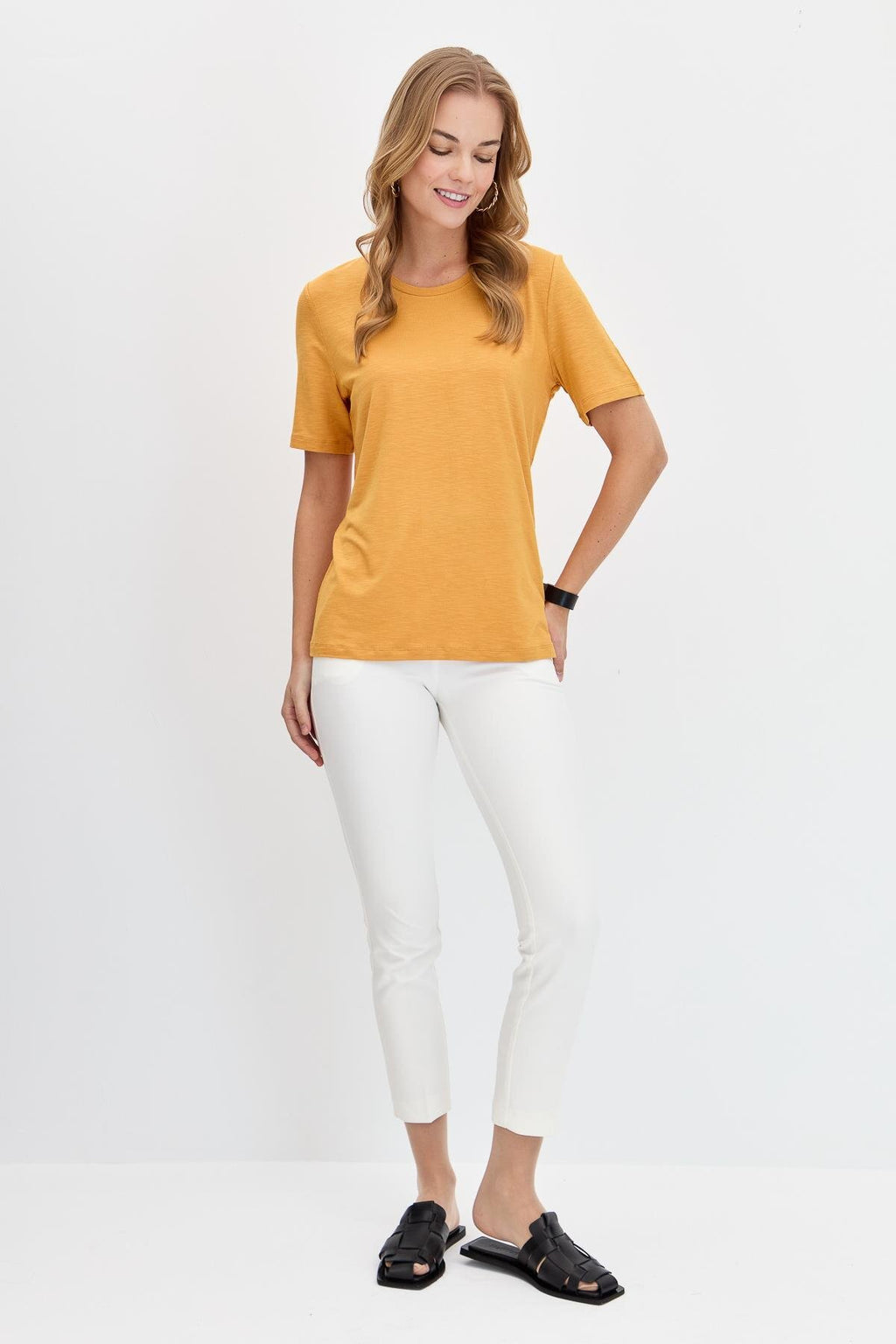 DESEN TRİKO Oversize Minimalist Yuvarlak Yaka Kadın T-Shirt - Kısa Kol