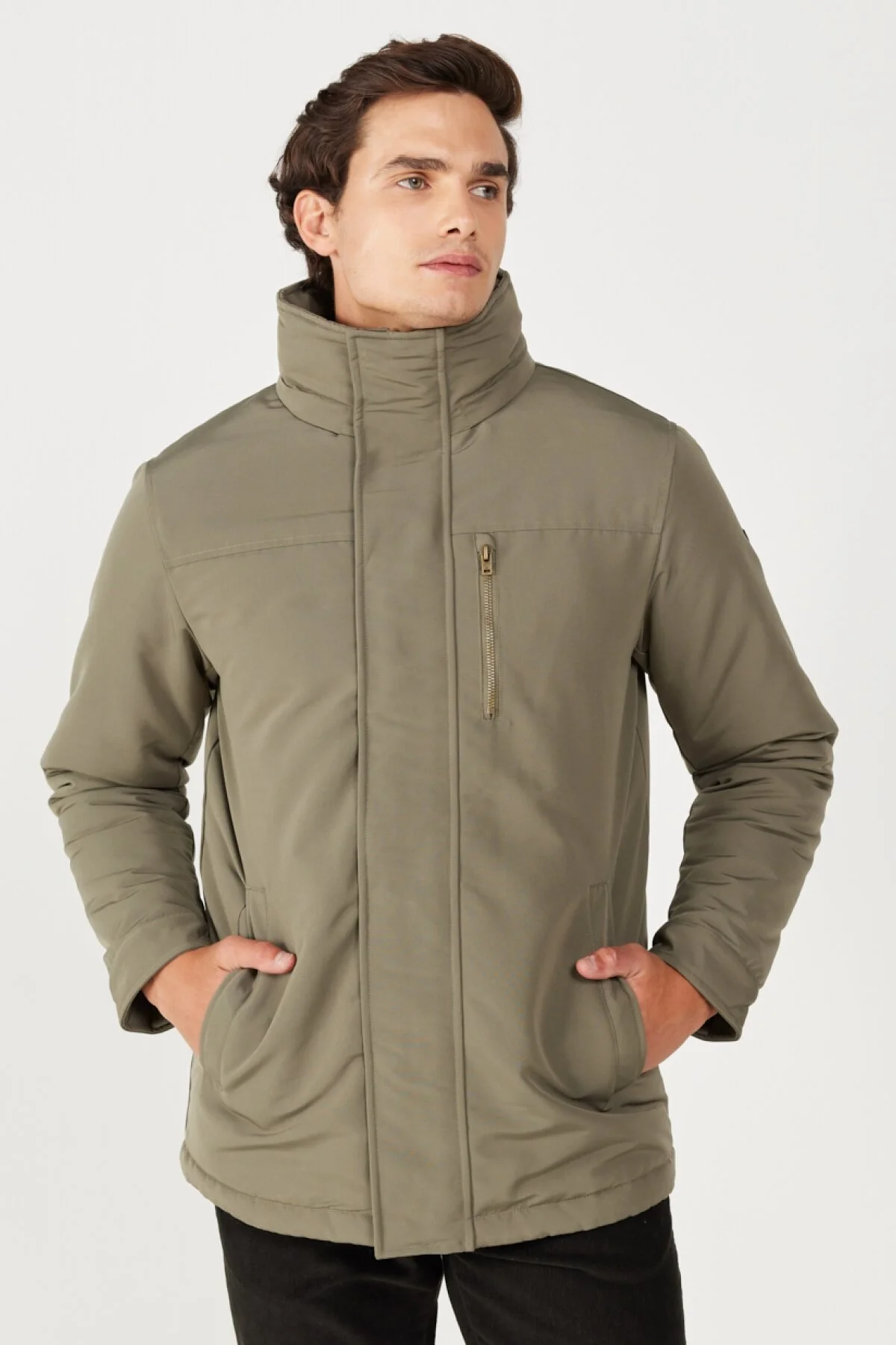 Wrangler Erkek Kaban: Minimalist, Regular Fit, Günlük Kullanım Main image
