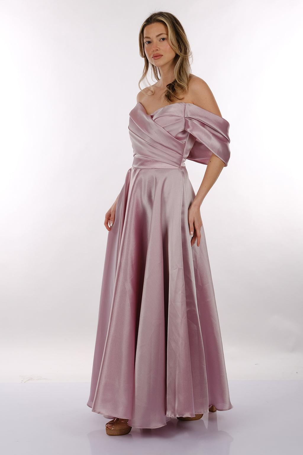 DORİDORCA Düşük Omuz Drapeli Saten Maxi Boy Kadın Abiye 2246101