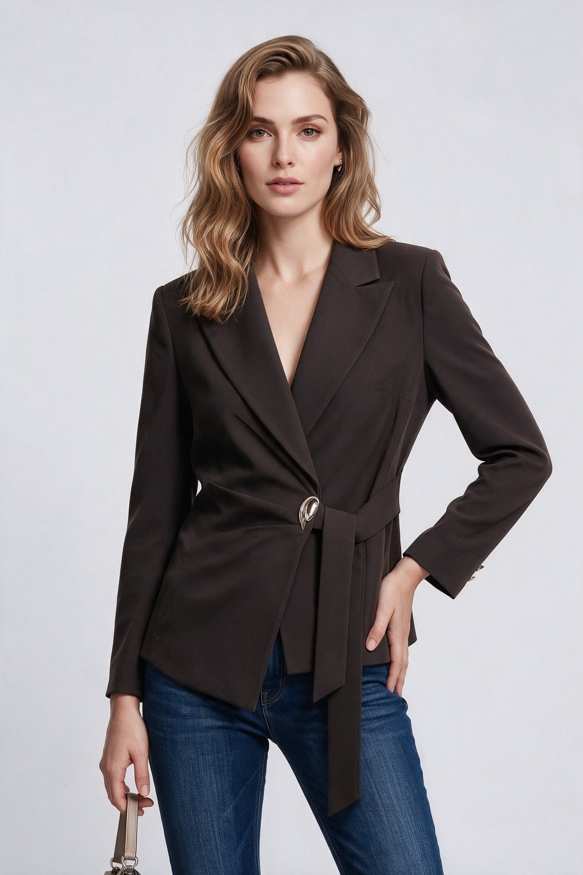 Ekol Kadın Çentikli Yaka Kuşak Detaylı Uzun Kollu Blazer Ceket