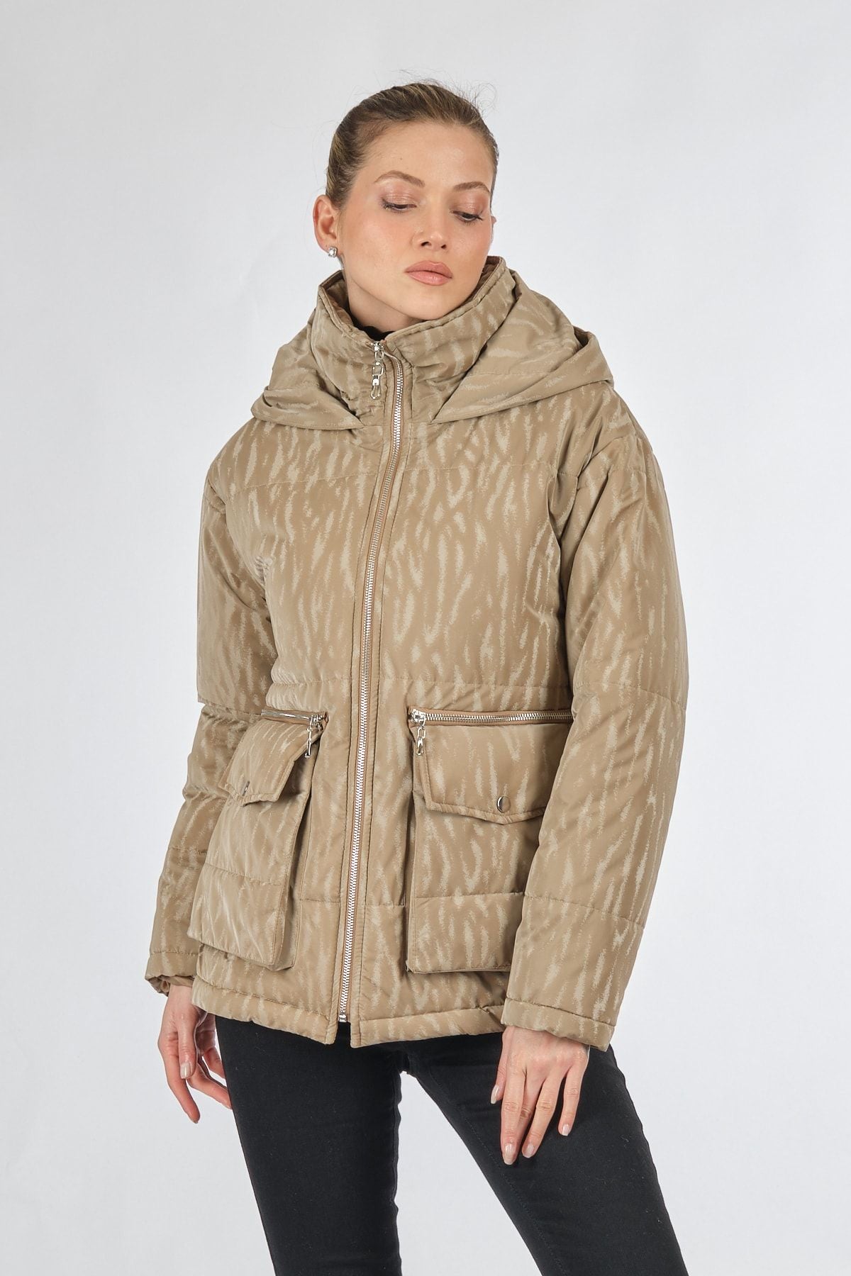 Ekol Oversize Kapüşonlu Minimalist Kadın Kışlık Mont