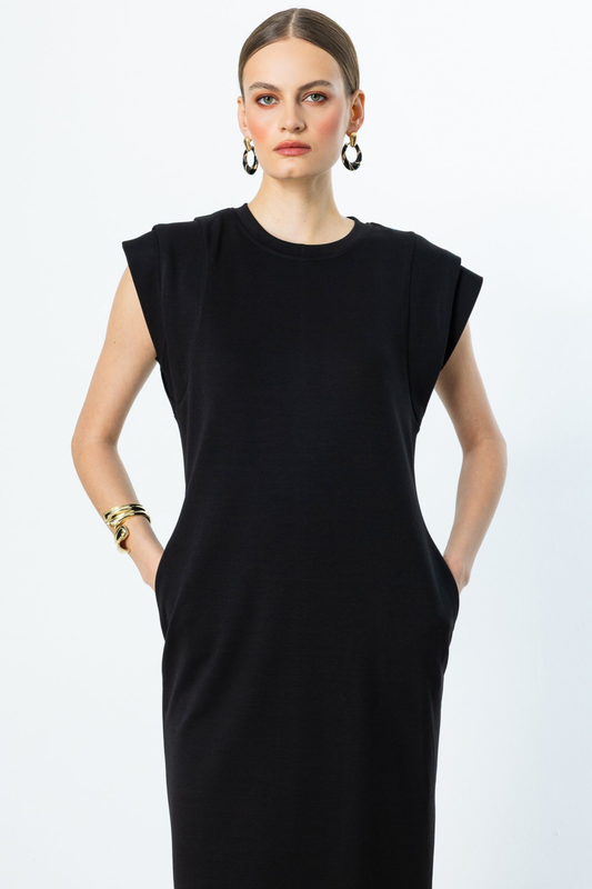 On Minimalist Round Neck Short Sleeve Midi Casual Dress