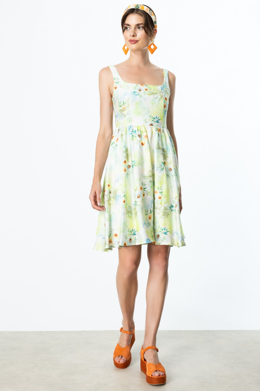 On Kare Yaka Desenli Elbise