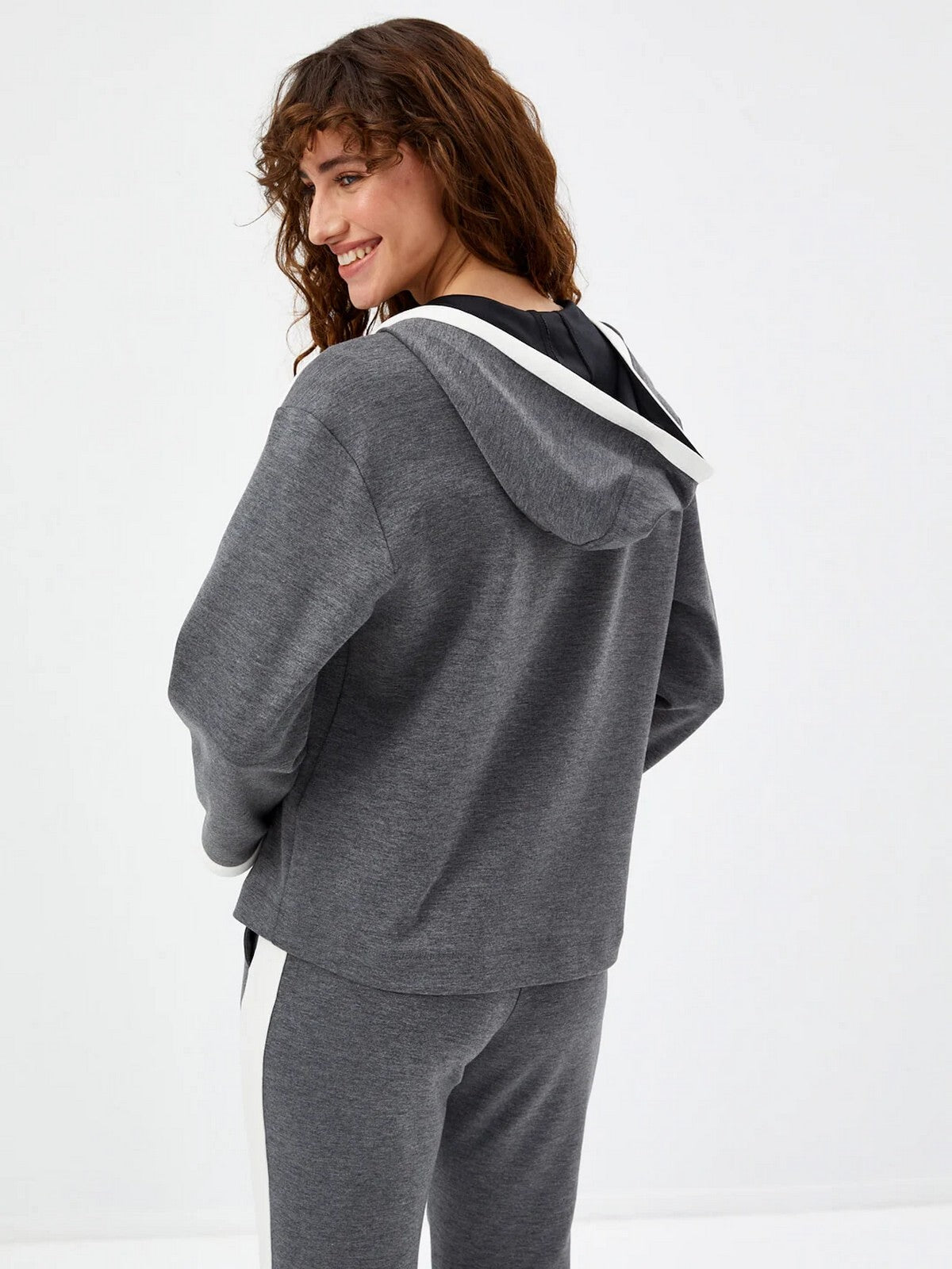 Faik Sönmez Oversize Kapüşonlu Kadın Pijama Takımı - Rahat ve Şık