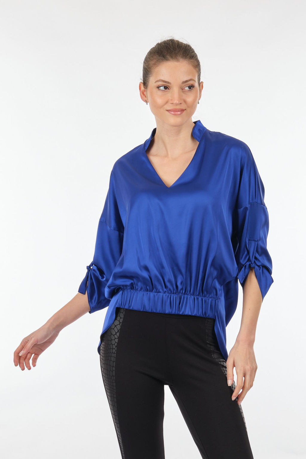 Explosion Oversize V Yaka 3/4 Kol Saten Kadın Bluz - Minimalist