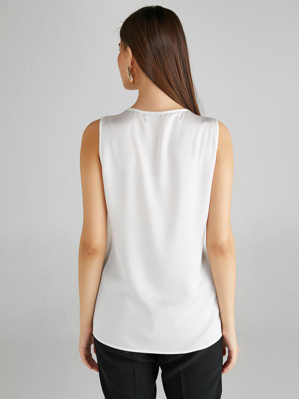 Faik Sönmez Dantel Detaylı V Yaka Kolsuz Kadın T-Shirt - Minimalist