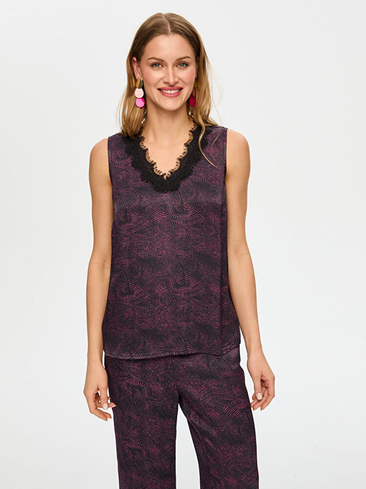 Faik Sönmez Yakası Dantel Detaylı V Yaka Soyut Desen Atlet US26ATL013