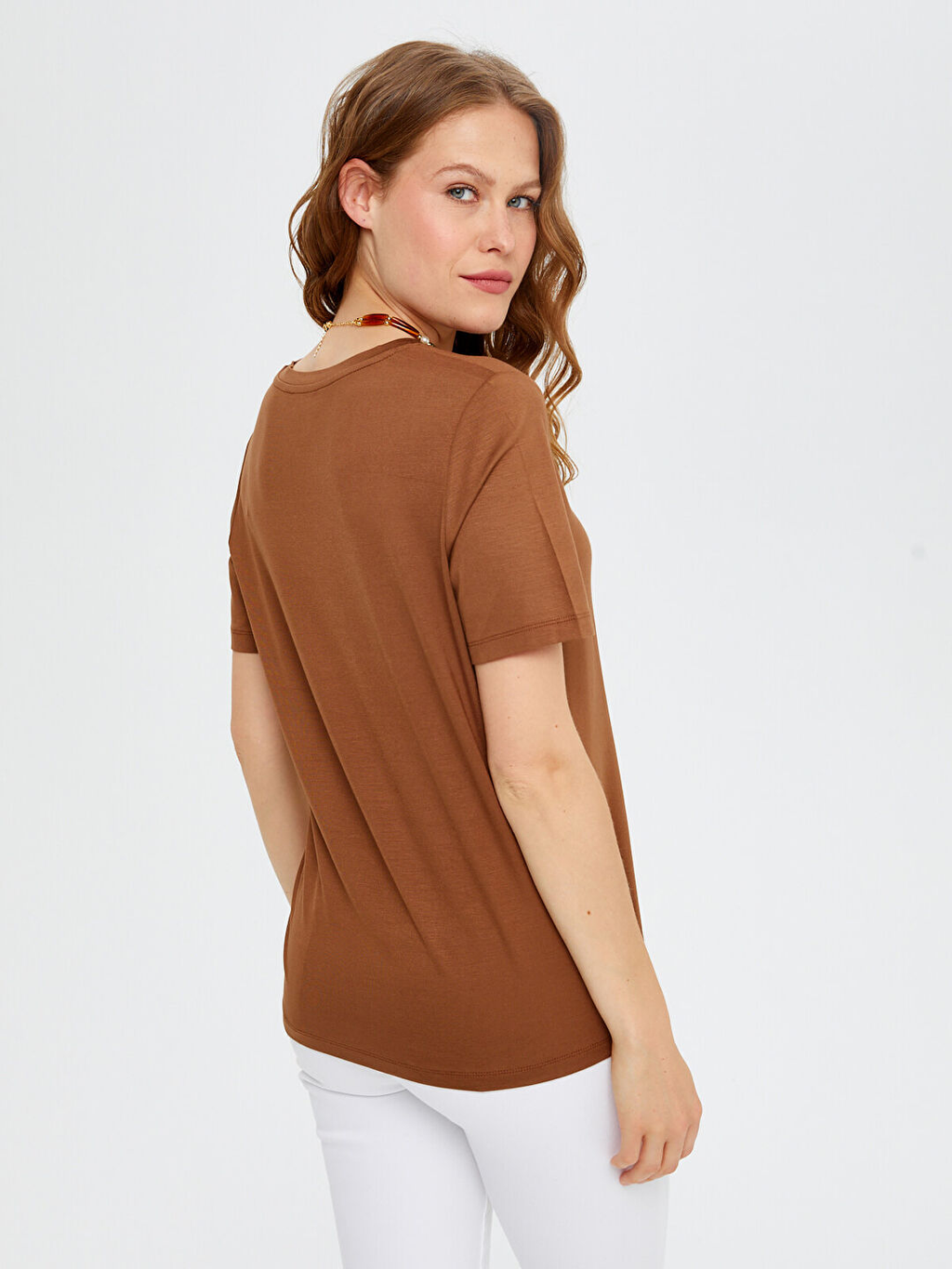 Faik Sönmez Oversize V Yaka Kadın T-Shirt - Rahat ve Şık