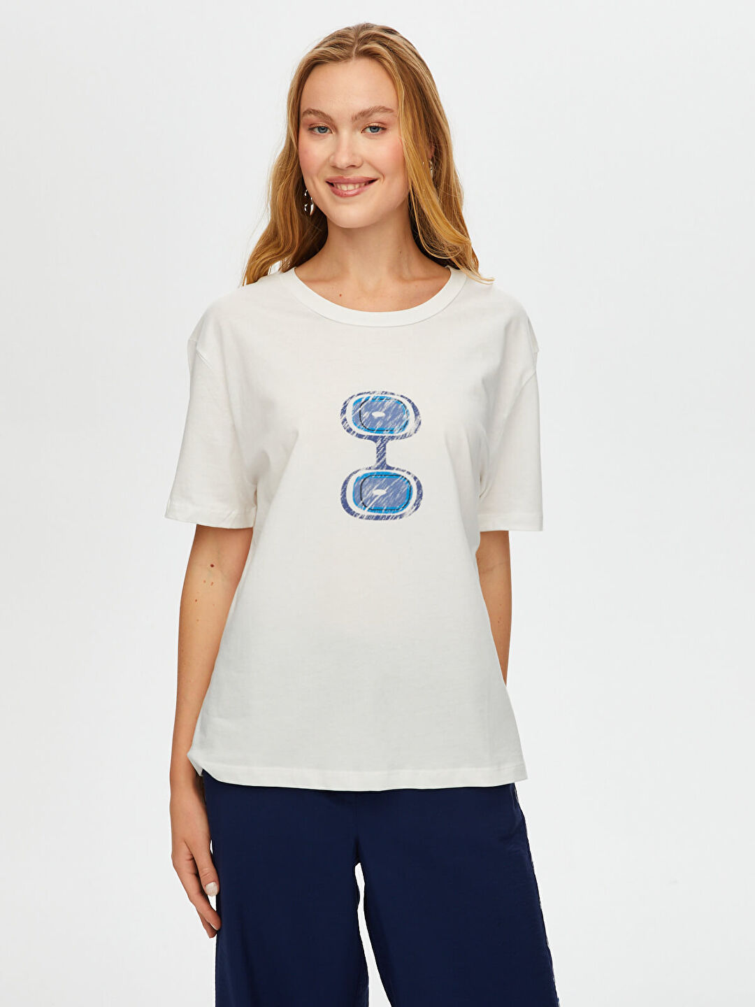 Faik Sönmez Kadın Önü Nazar Boncuğu Baskılı Yuvarlak Yaka Pamuklu T-Shirt