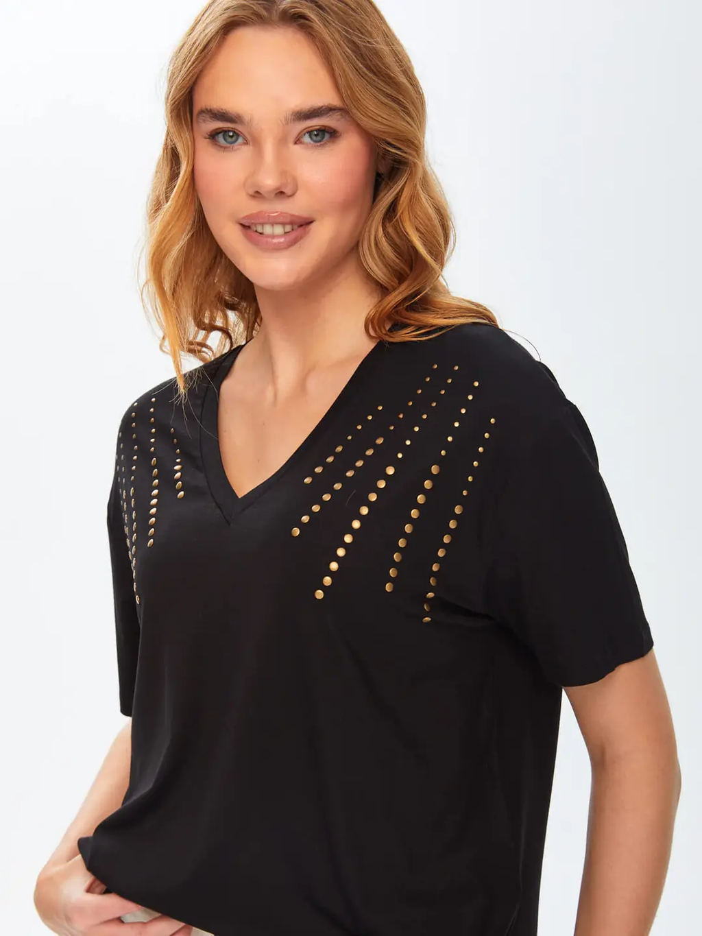 Faik Sönmez Oversize V Yaka Kadın T-Shirt - Minimalist Stil