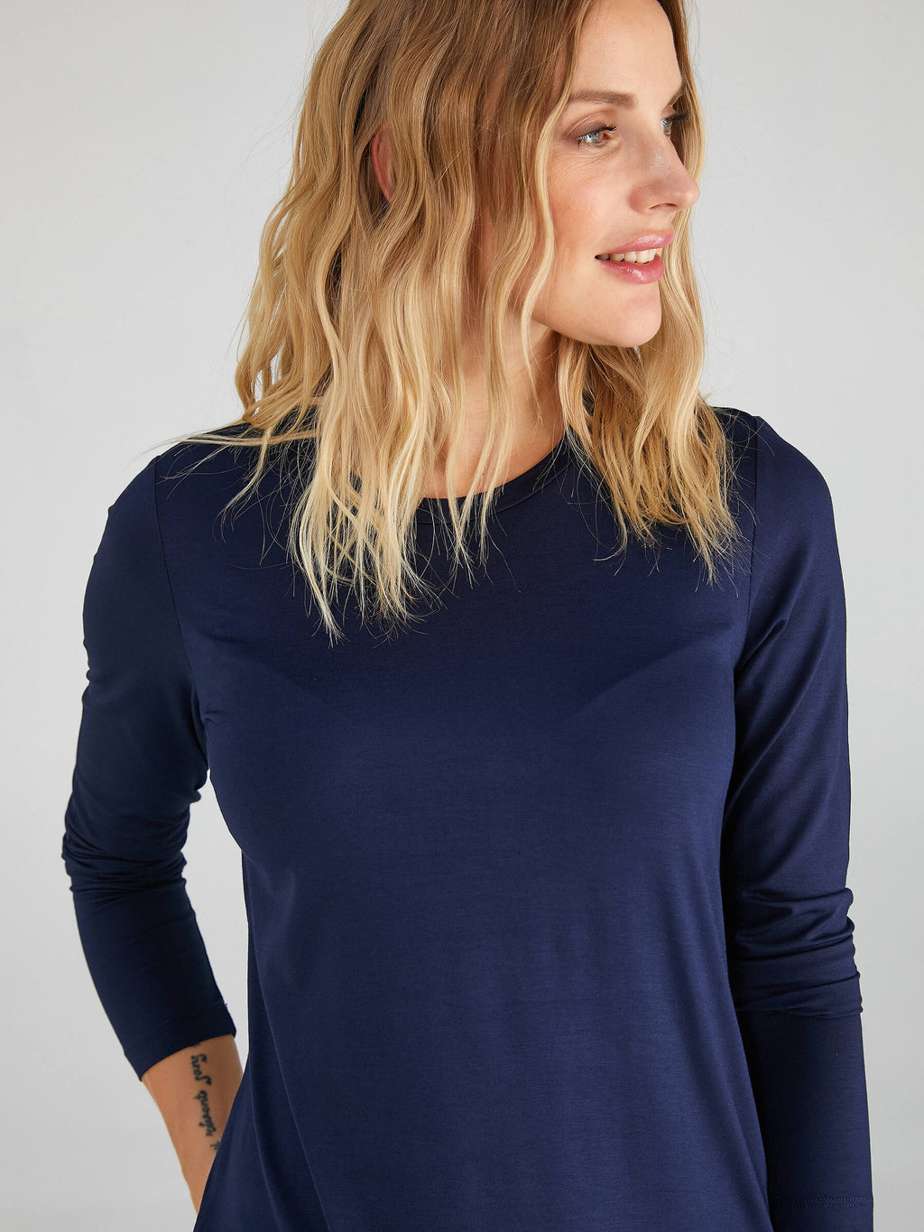 Faik Sönmez Minimalist Oversize Uzun Kol Kadın T-Shirt - Günlük Şıklık