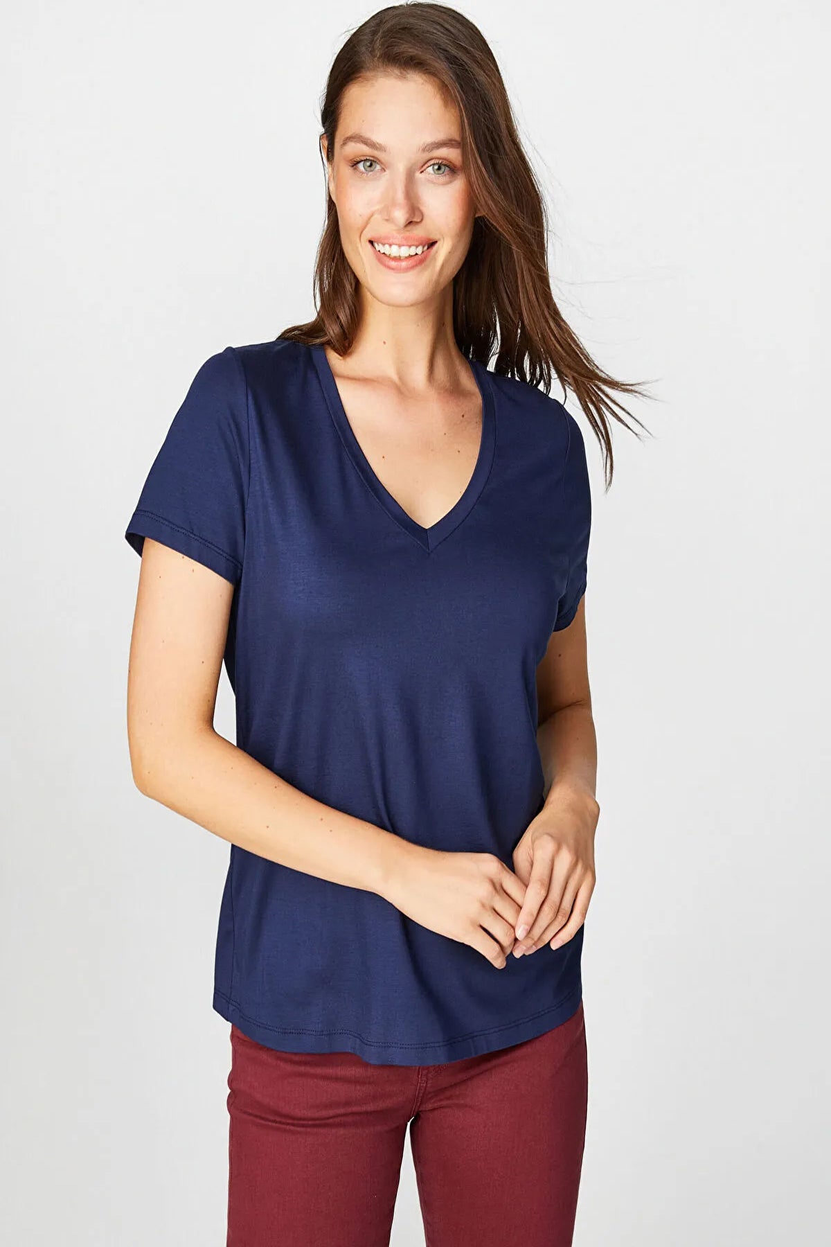 Faik Sönmez Minimalist Oversize V Yaka Kadın T-Shirt - Kısa Kol Ana görsel