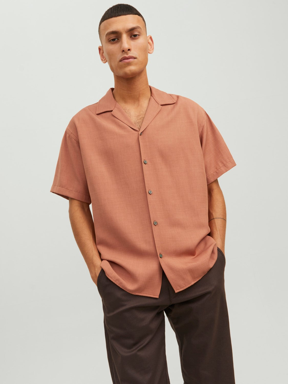 Jack&Jones Oversize Minimalist Kısa Kol Erkek Gömleği Secondary image