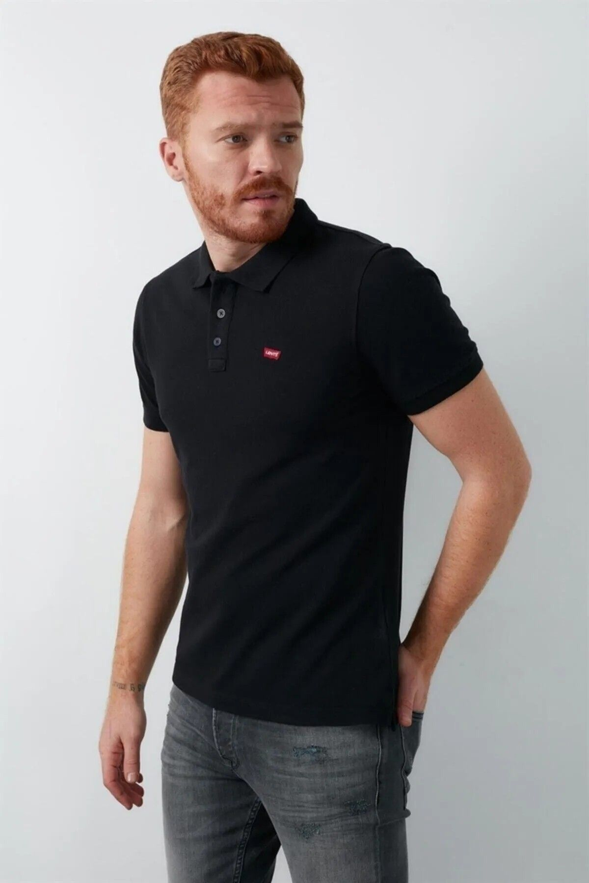 Levi's Erkek Polo Yaka Kısa Kol T-Shirt - Minimalist Günlük Stil Secondary image