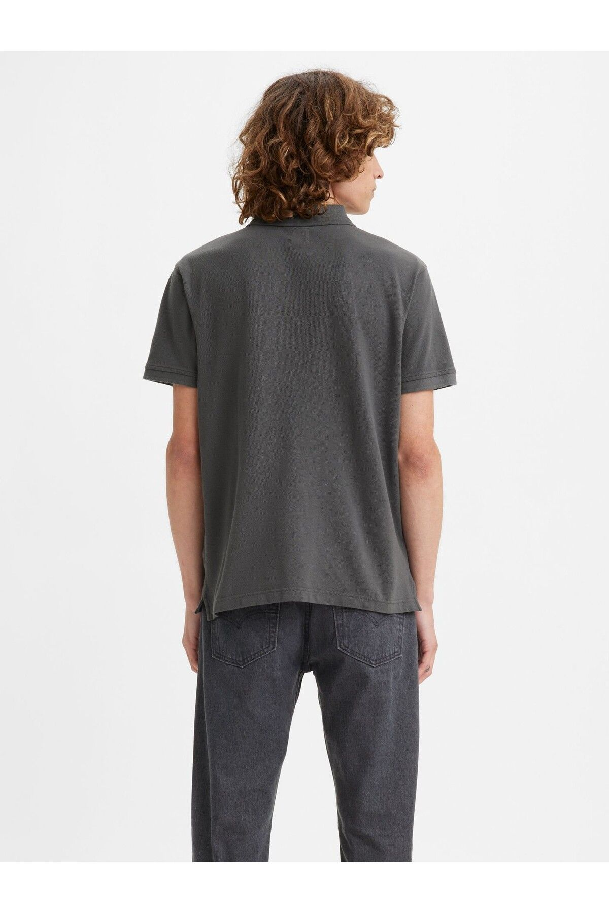 Levi's Erkek Minimalist Polo Yaka Kısa Kol T-Shirt - Günlük Kullanım Secondary image