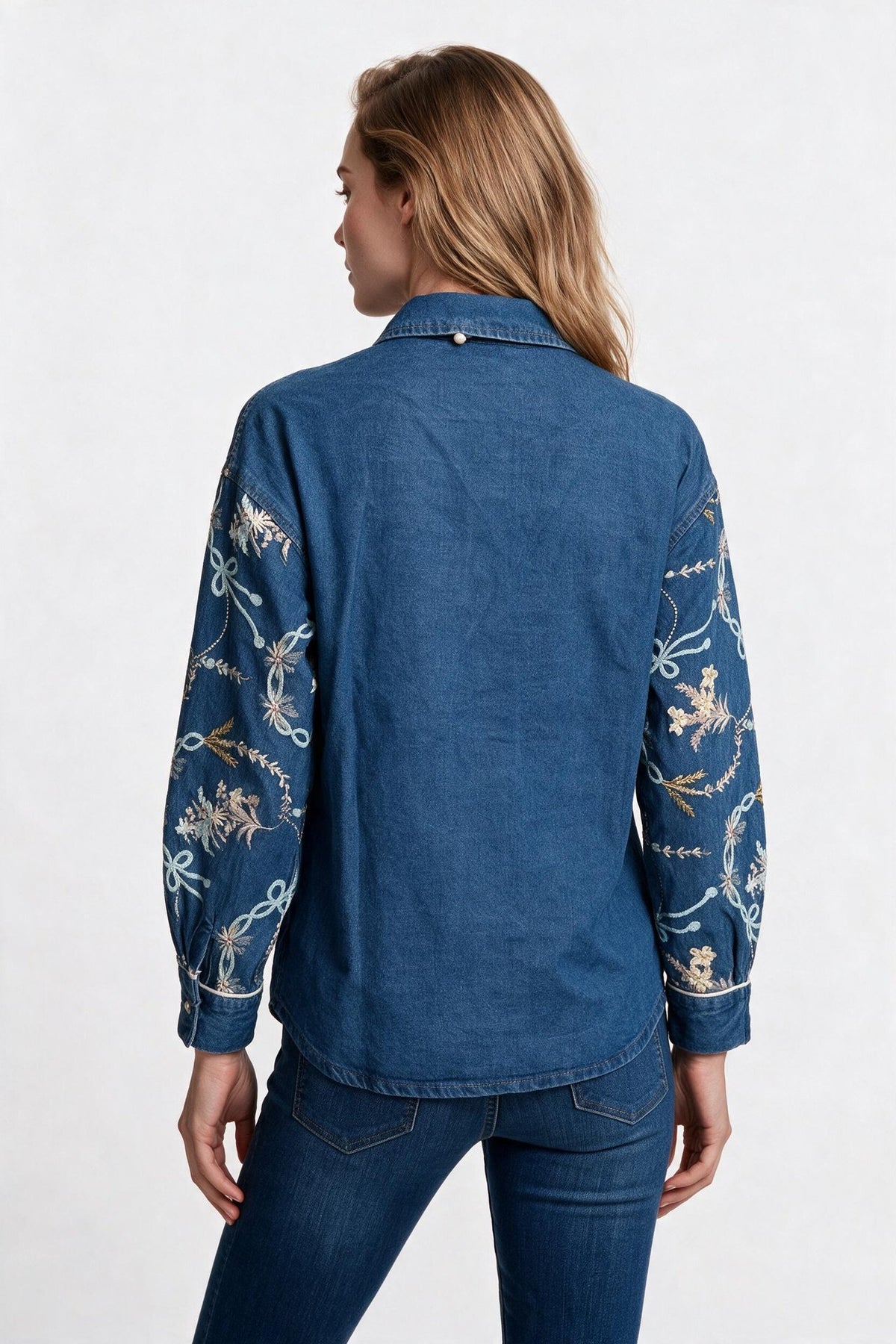 On Kadın İşlemeli Denim Gömlek Klasik Yaka Uzun Kollu Beyaz Biyeli Rahat Kesim