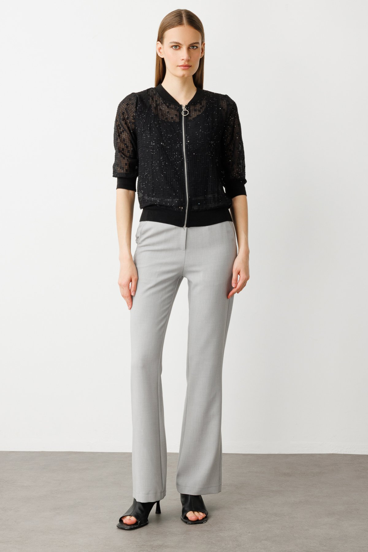 On Minimalist 3/4 Kol Fermuarlı Crop Hırka - Şık ve Rahat