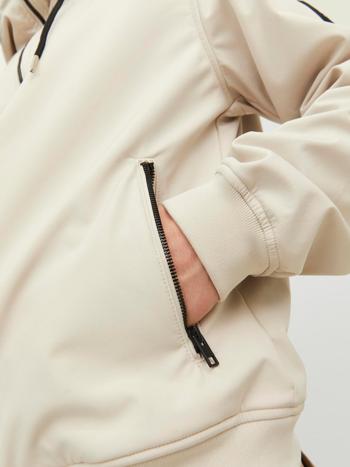 Jack&Jones Erkek Kapüşonlu Fermuarlı Cepli Standart Kalıp Polyester Ceket