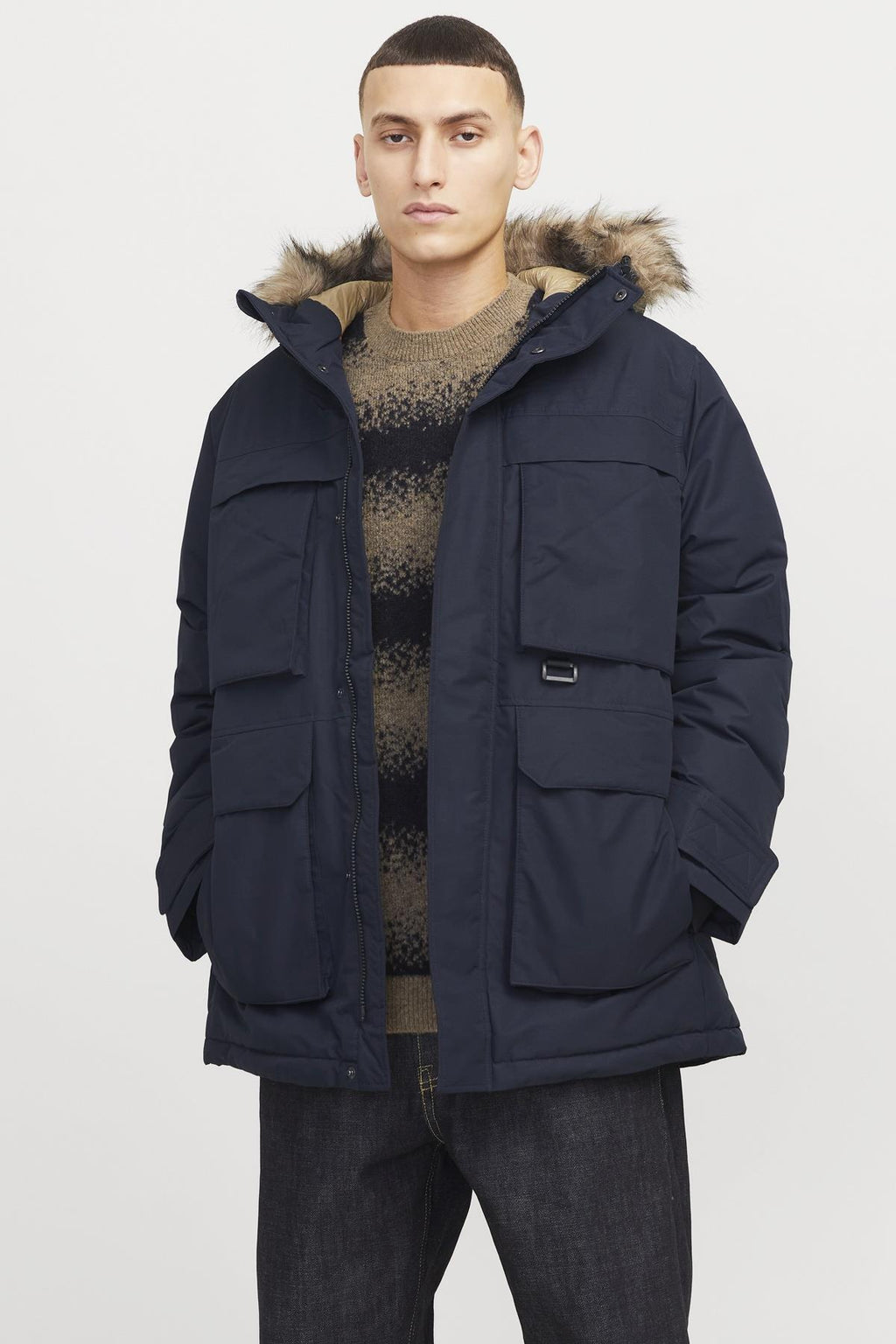 Jack&Jones Erkek Oversize Kapüşonlu Kışlık Mont - Sıcak ve Şık!